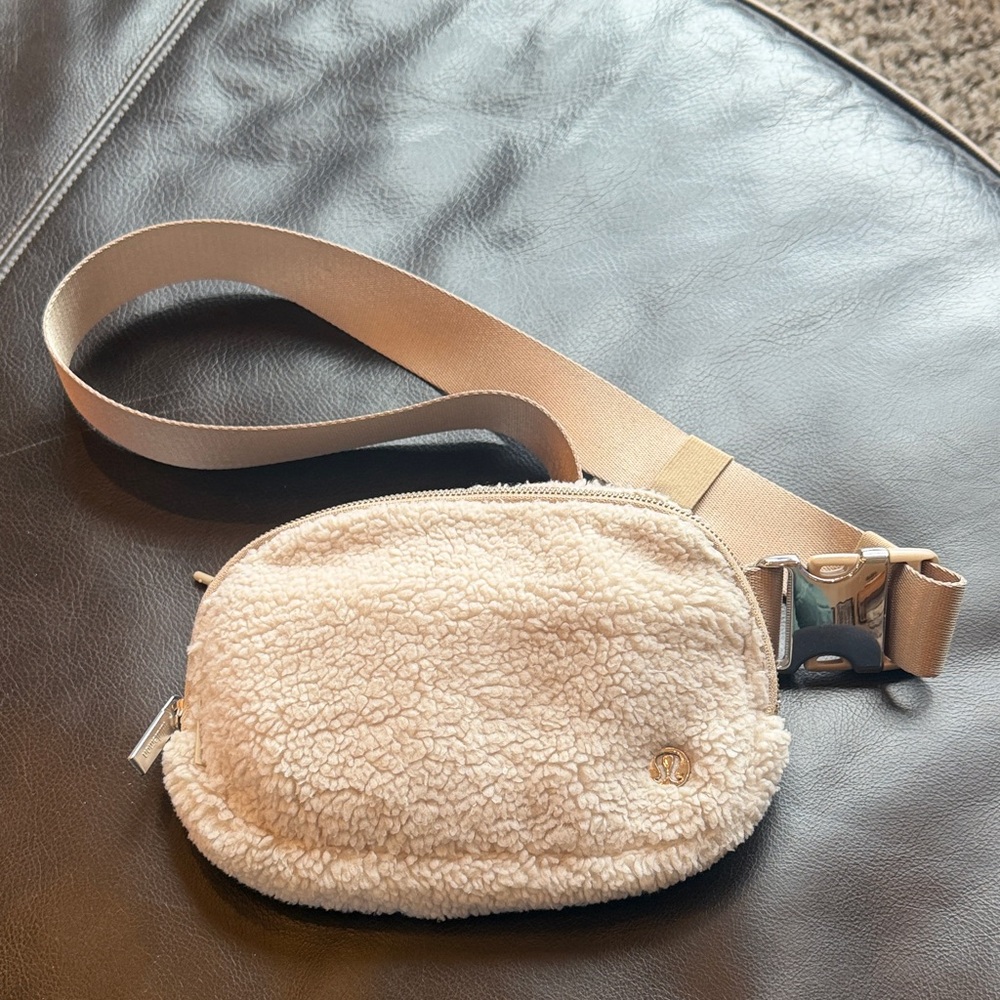 lululemon athletica Cream Crossbody / Fanny Pack Bag